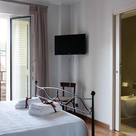 Torrevarata - Guest Rooms 圣泰雷萨迪里瓦 外观 照片