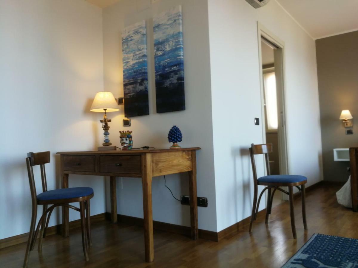 Torrevarata - Guest Rooms 圣泰雷萨迪里瓦 外观 照片