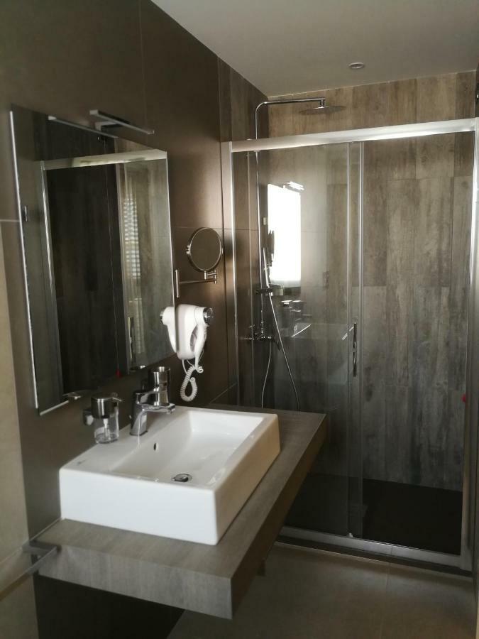 Torrevarata - Guest Rooms 圣泰雷萨迪里瓦 外观 照片